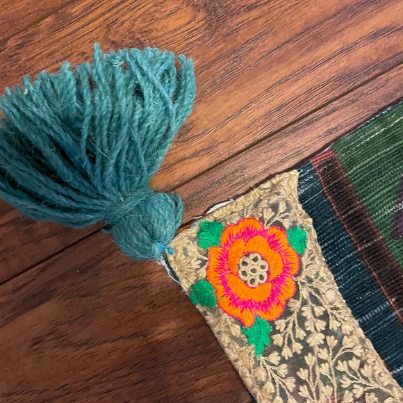 Karma Living throw/thick tapestry-stunning with rugged/worn look NWOT - Picture 7 of 7